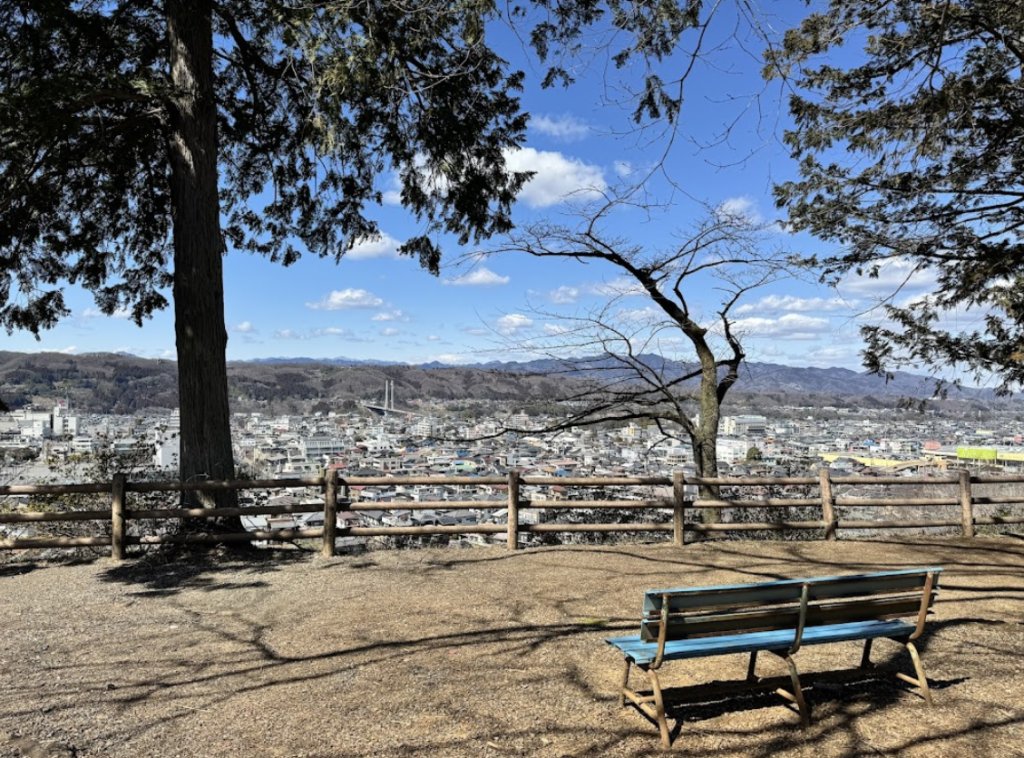 あの花の聖地 羊山公園 見晴らしの丘から一望する秩父盆地