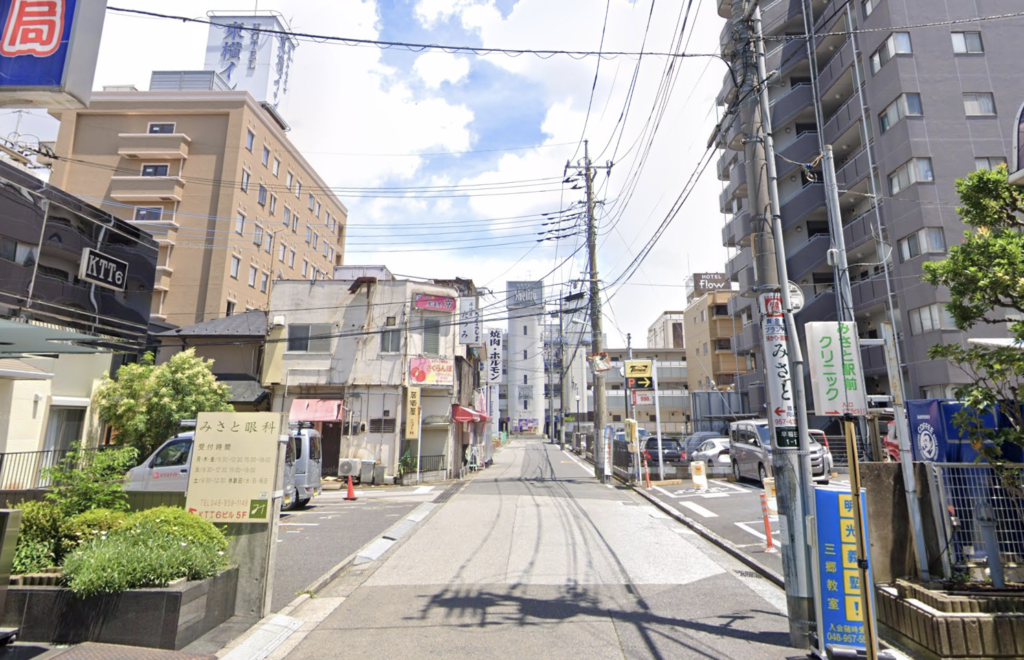 タイムズ三郷駅前
