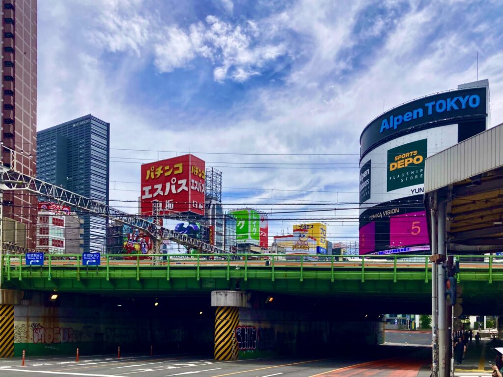 新宿大ガード西