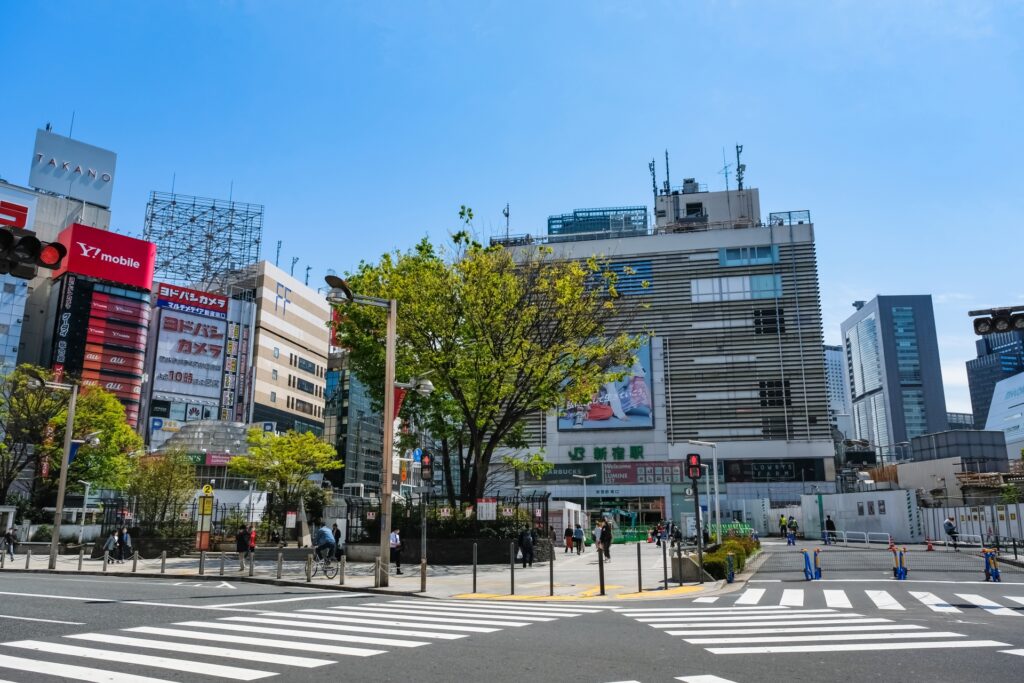 JR新宿駅 東口駅前広場
