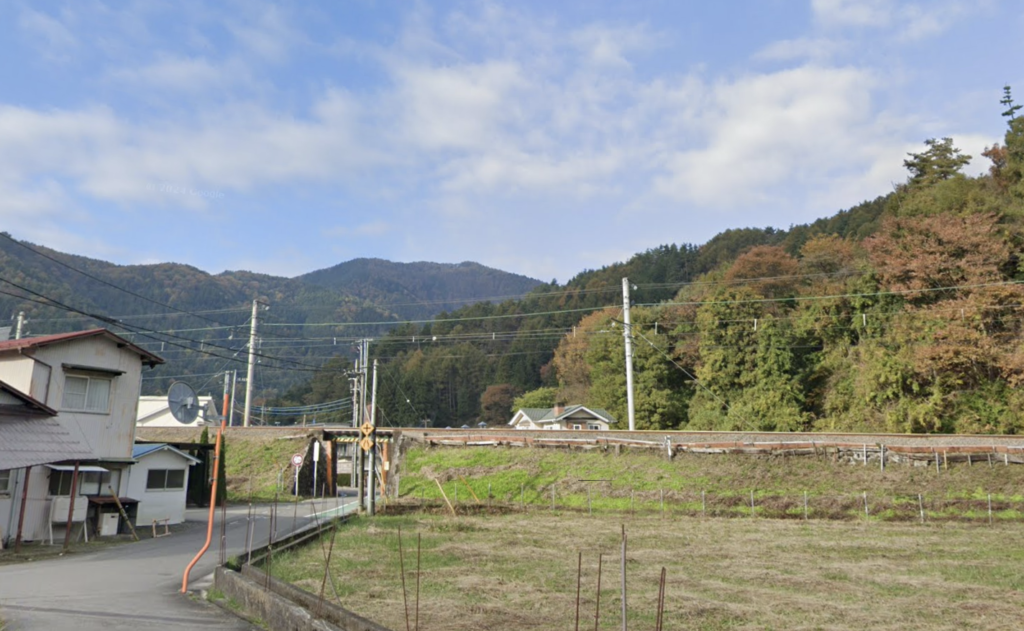 がんじゃ踏切（山梨県）
