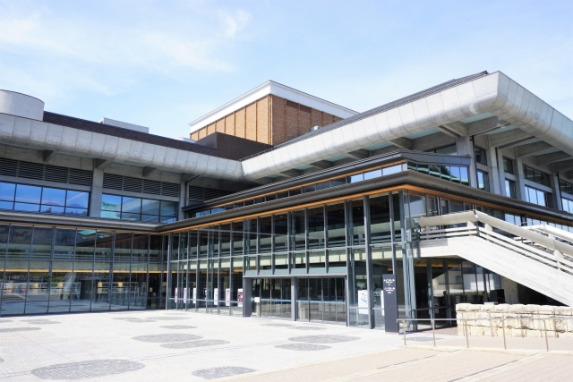 ロームシアター京都（旧・京都会館）の外観